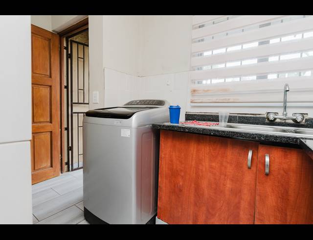 3 BEDROOM APARTMENT FOR SALE IN HALFWAY GARDENS
